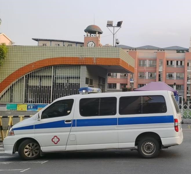 石阡救护车出租护送骨折病人一公里多少钱